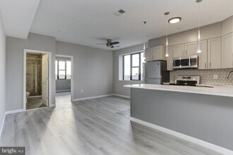 Building Photo - 400 N Highland Ave