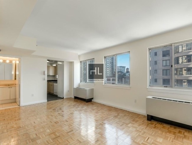Building Photo - Spacious Duplex 1BR/1.5BA – 890 SF!! - NO FEE
