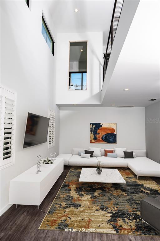 Foto del edificio - 330 31st Ave N