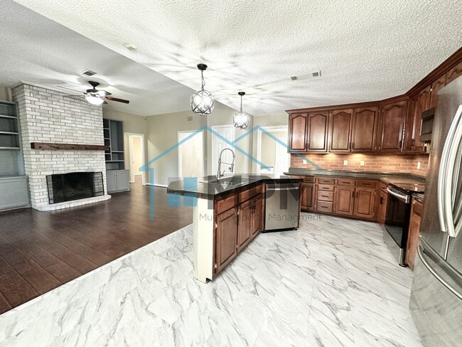 Building Photo - 307 Briarcliff Dr