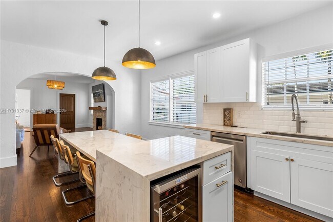 Photo - 829 Lorca St House