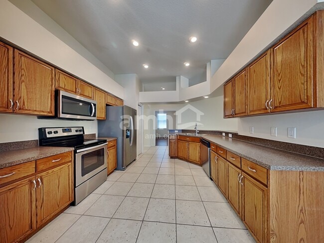 Building Photo - 4553 Marchmont Blvd