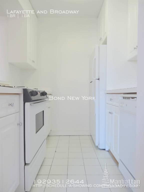 Foto del edificio - 744 Broadway
