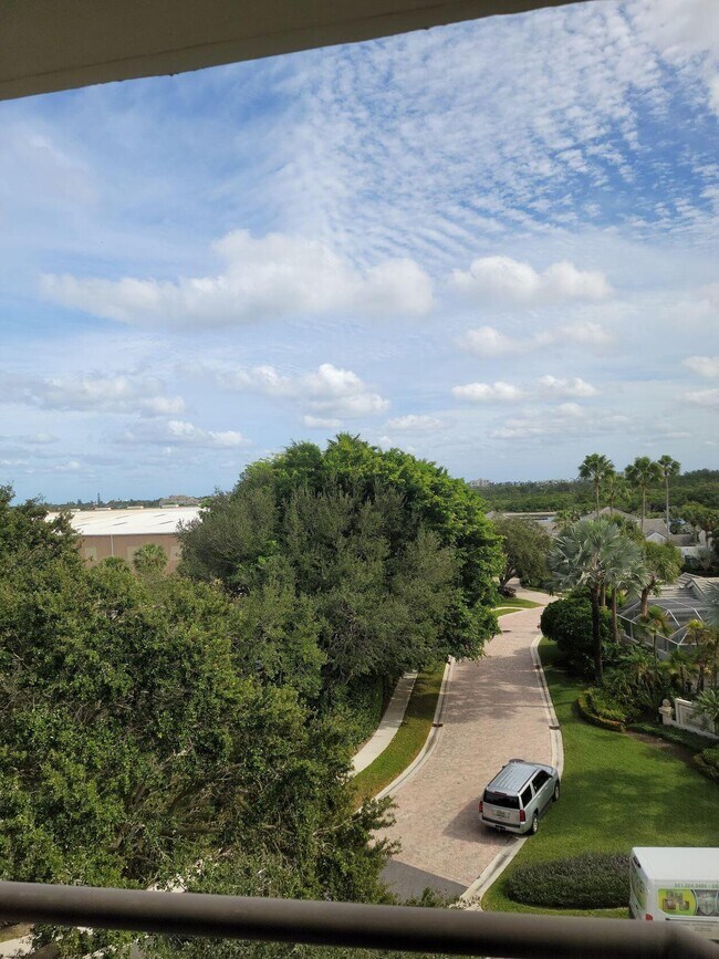 Building Photo - 3322 Casseekey Island Rd