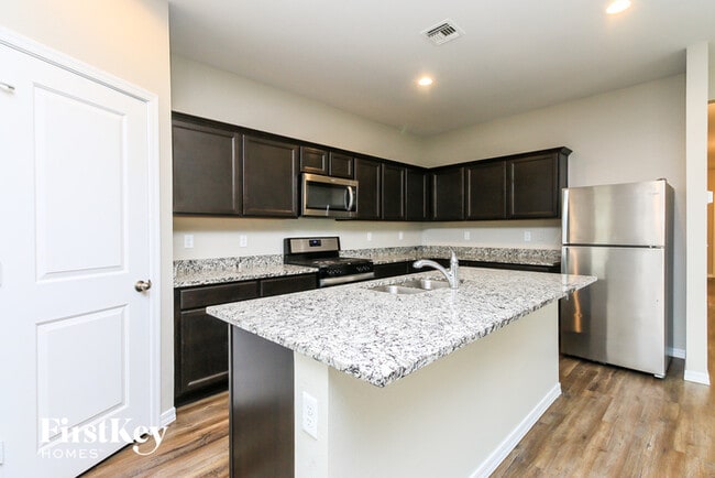 Foto del edificio - 398 W Powell Dr