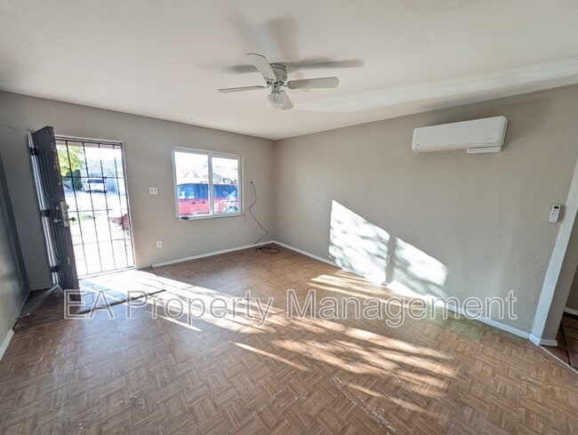 Building Photo - 542 Alvarado Dr SE