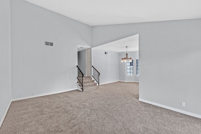 Foto del edificio - Spacious and fully remodeled 3 bedroom and...