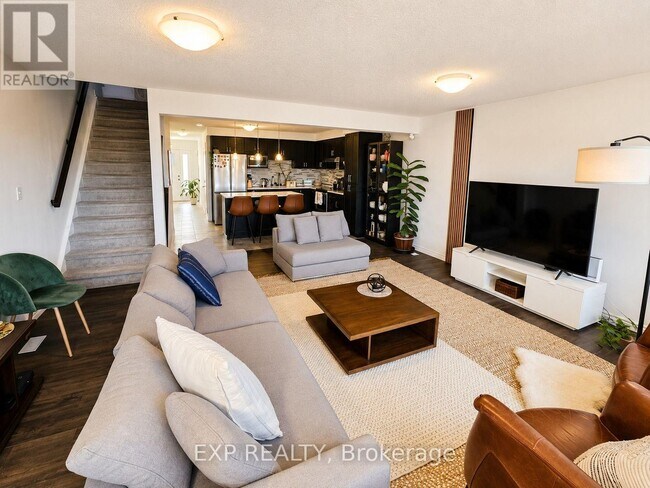 Building Photo - 77 Hollybrook Trail