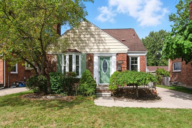 Building Photo - 20943 Hunt Club Dr