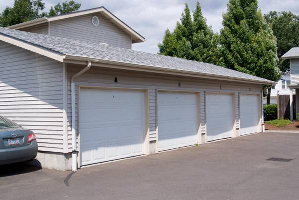 Primary Photo - Brentwood Estates