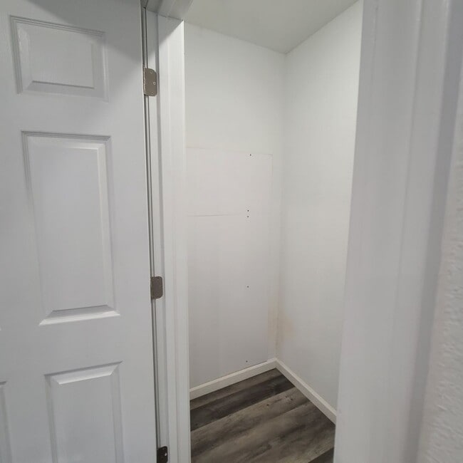 Building Photo - 407 E Doxey St