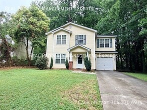Building Photo - 4025 Oakwood Rd