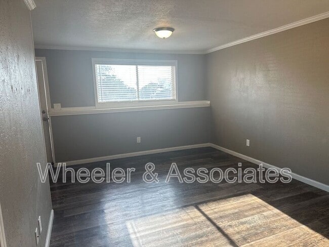 Building Photo - 520 E 4400 S