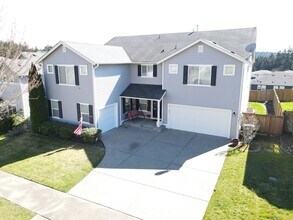 Building Photo - 1175 Swan Loop