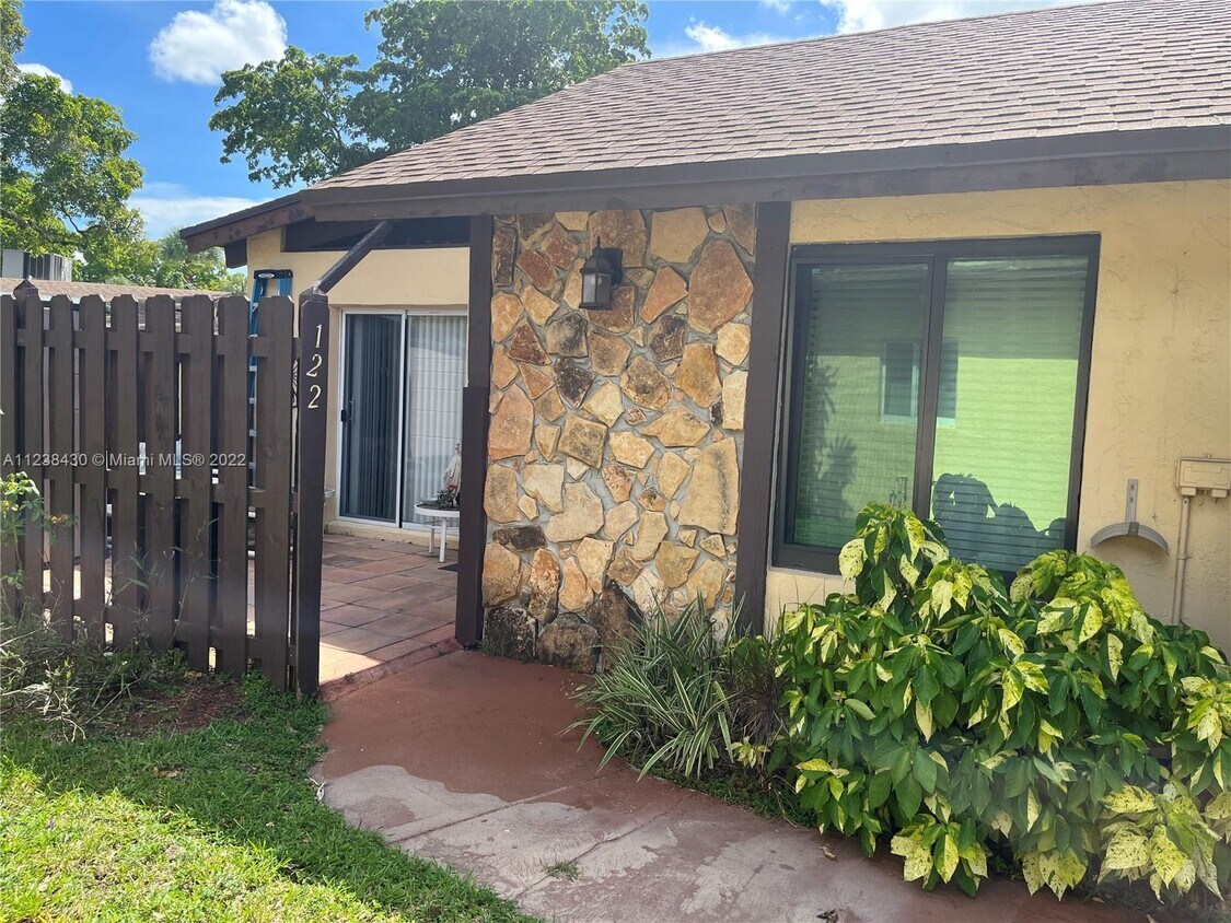 122 Briarwood Cir, Hollywood, FL 33024 House Rental in Hollywood, FL