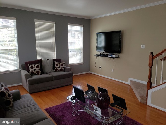 Building Photo - 5606 Auth Way