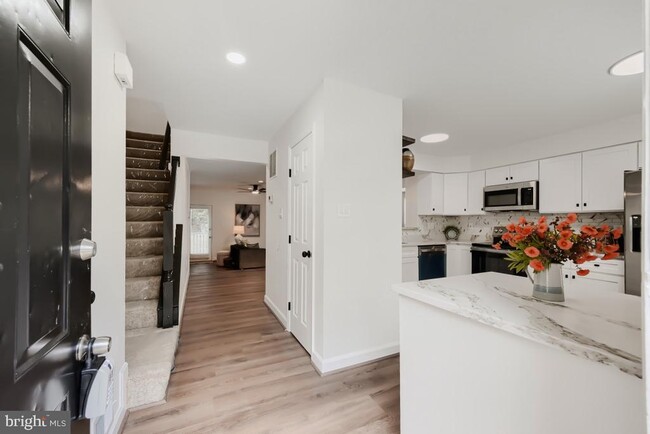 Building Photo - 8573 Black Star Cir