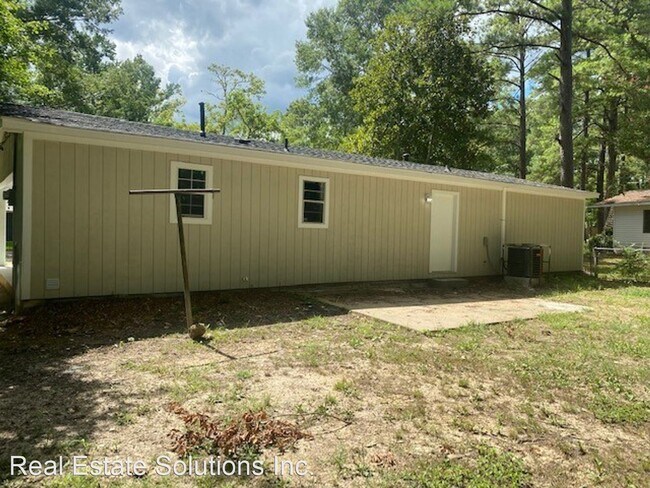 Foto del edificio - 3 br, 1 bath House - 1018 Maria Dr
