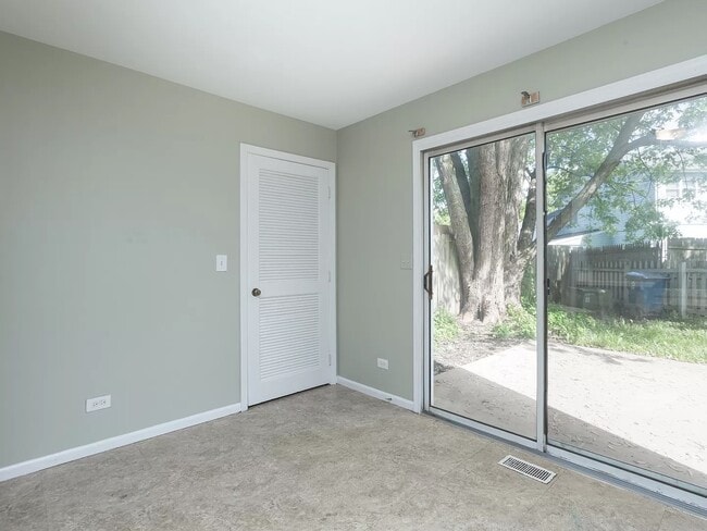 Foto del edificio - 1227 Andover Cir