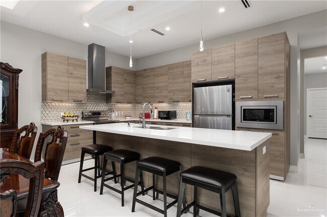 Foto del edificio - 5816 Pelican Ave