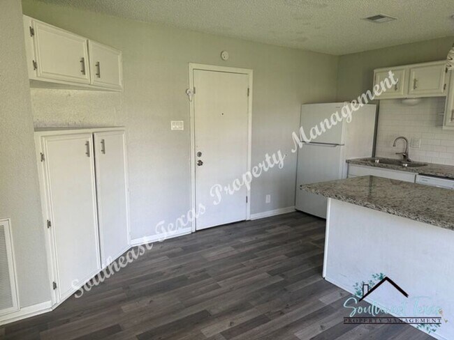 Foto del edificio - 1635 Reynolds Rd