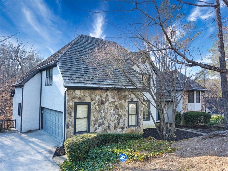 Foto principal - 8240 Grogans Ferry Rd