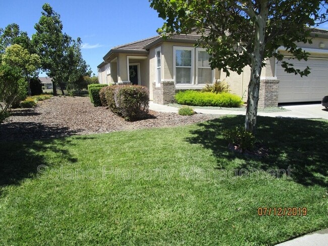 Foto del edificio - 451 Edgewood Dr