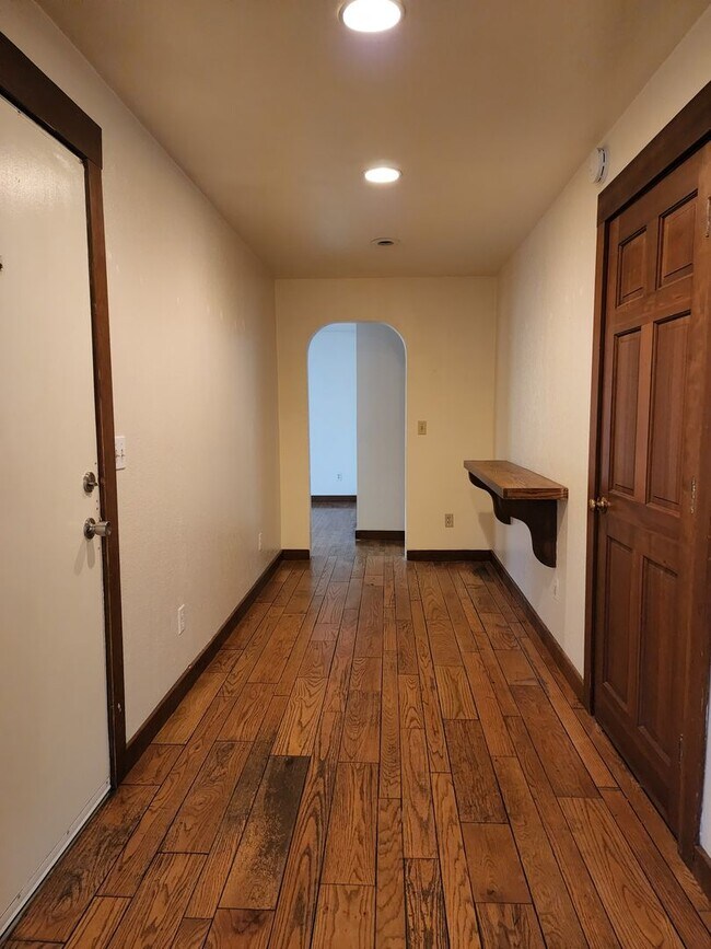 Foto del edificio - 6117 Community Pl SW