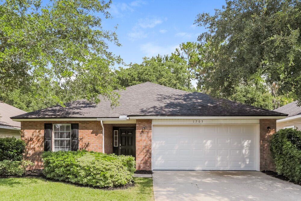 Primary Photo - 1703 Canopy Oaks Dr