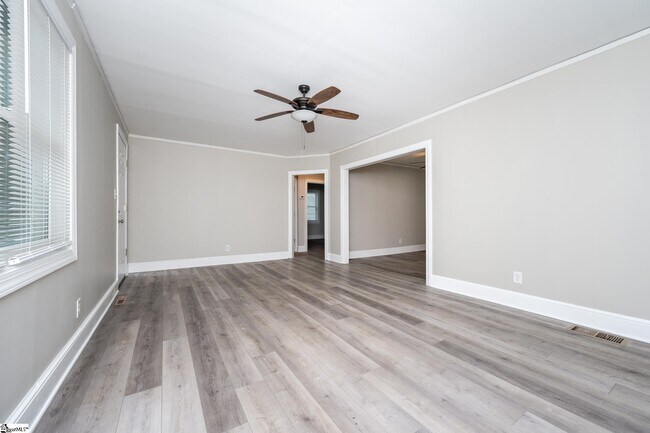 Building Photo - 210 S Cleveland Park Dr