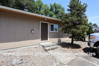 Building Photo - 15028 SE Arista Dr