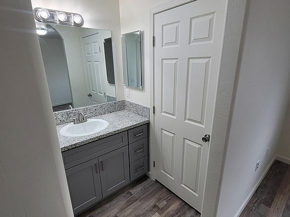 Building Photo - Amazing 3 bedroom, 2 bathroom NEW CONSTRUC...