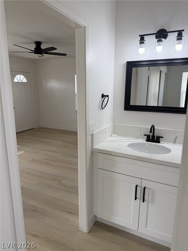 Foto del edificio - 254 W Basic Rd