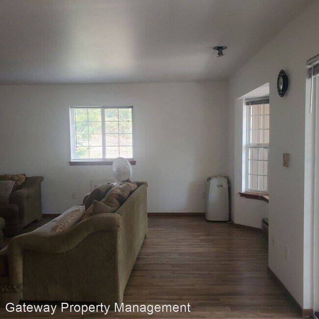 Building Photo - 2 br, 1 bath House - 5140 E Mason lake Dri...