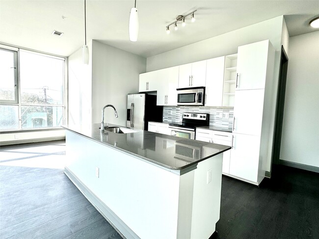 Foto del edificio - 3788 Richmond Ave.