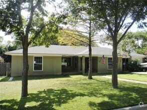 Building Photo - 2407 Harrowden Dr