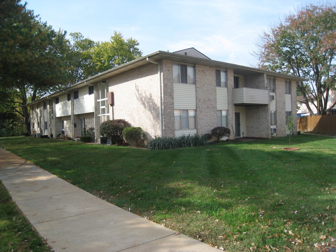 11951 Tesson Ferry Rd, St. Louis, MO 63128 Condo for Rent in St