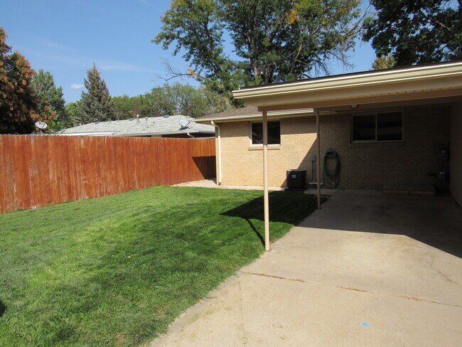 Building Photo - 1111 Judson St