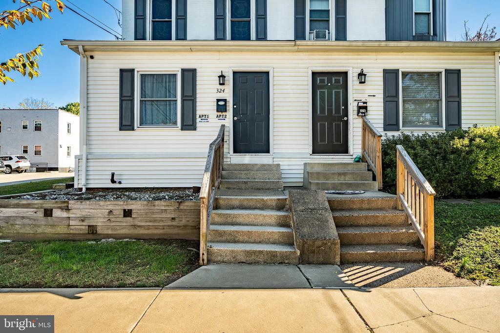 Primary Photo - 324 4th Ave