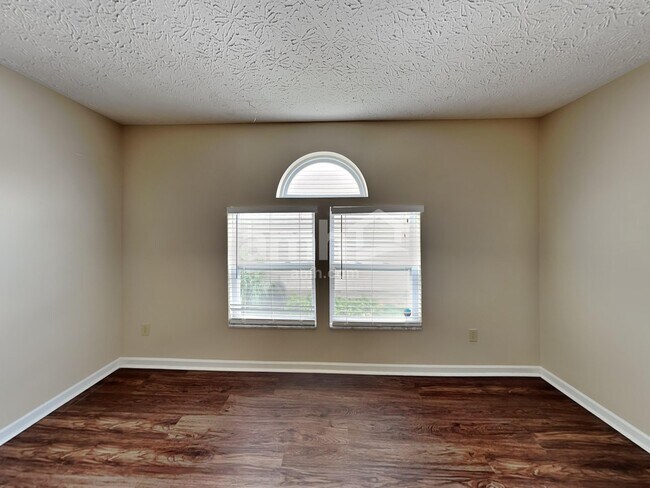 Building Photo - 4571 Bridgehill Dr