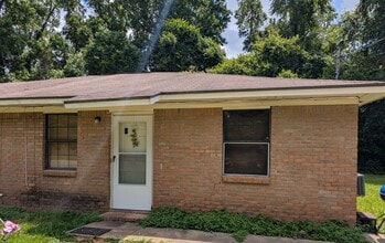 Building Photo - 711 S Range St