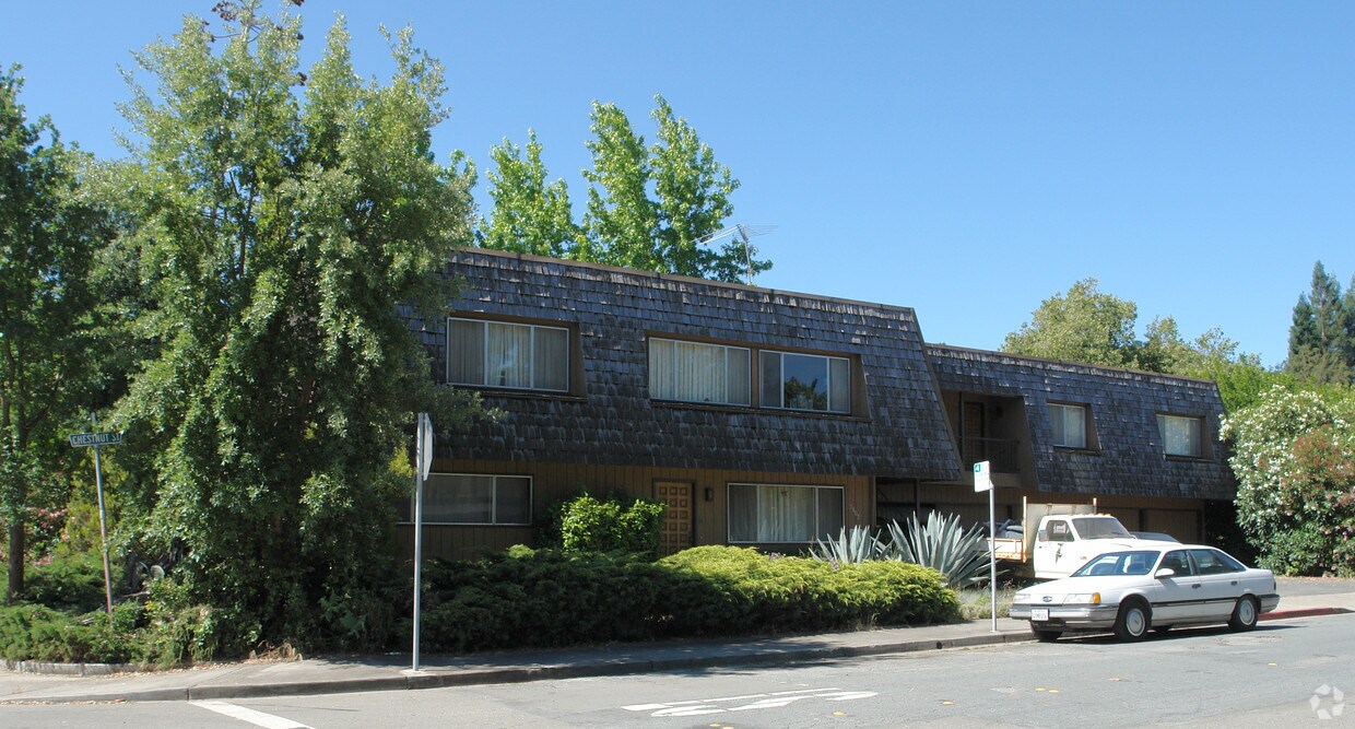 Building Photo - 3603 Chestnut St