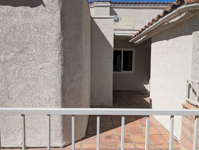 Building Photo - Condo for rent