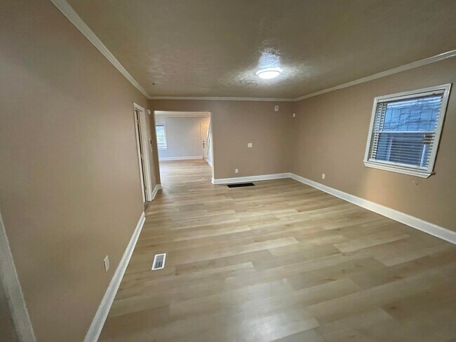 Foto del edificio - 332 E Lincoln St