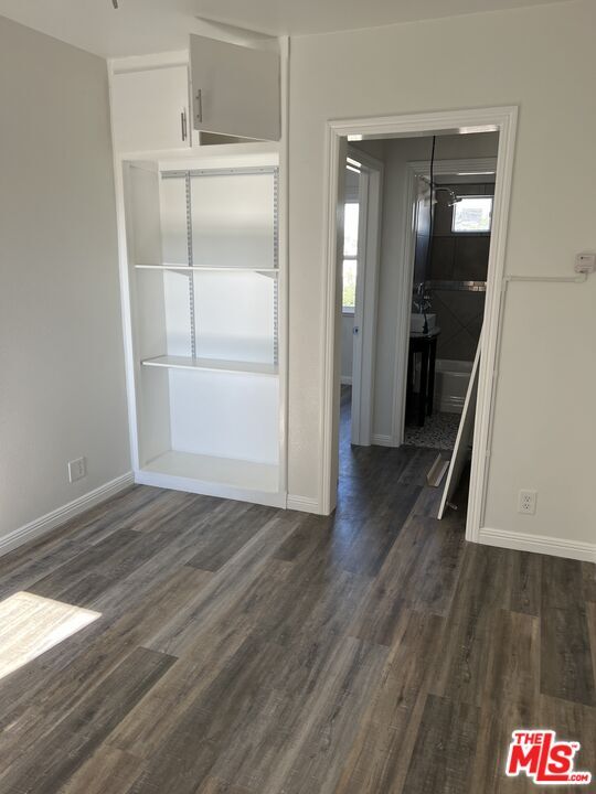 Foto del edificio - 1047 W 84th St