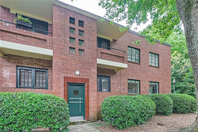 Building Photo - 1381 Normandy Dr NE