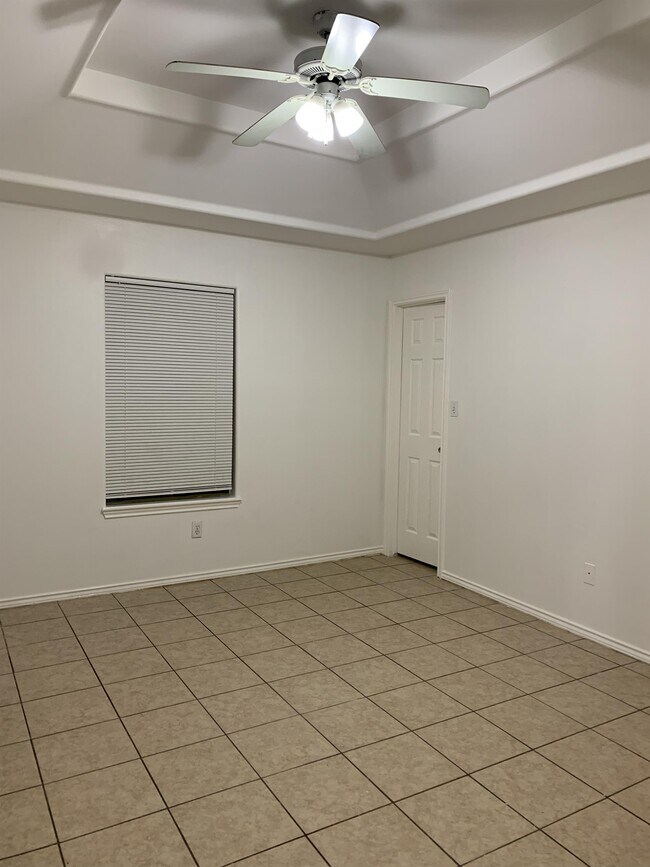 1806 S Ironwood St Unit C, Pharr, TX 78577 Apartment for Rent in