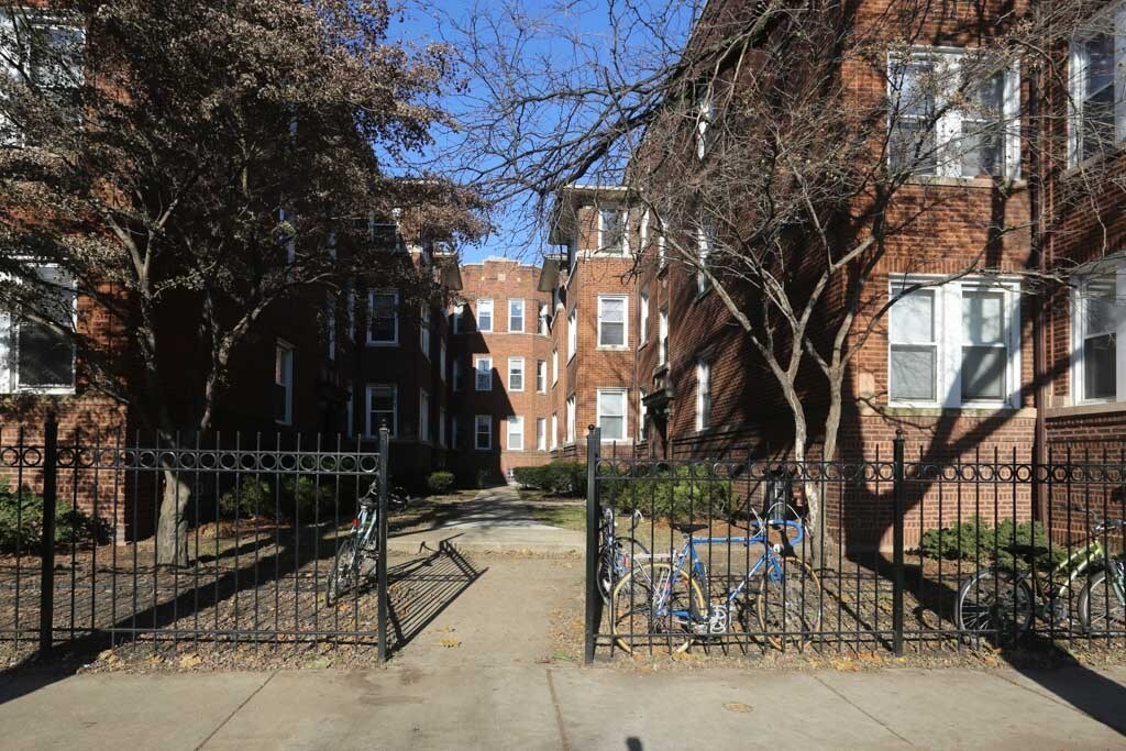 Primary Photo - 1454 W Argyle St