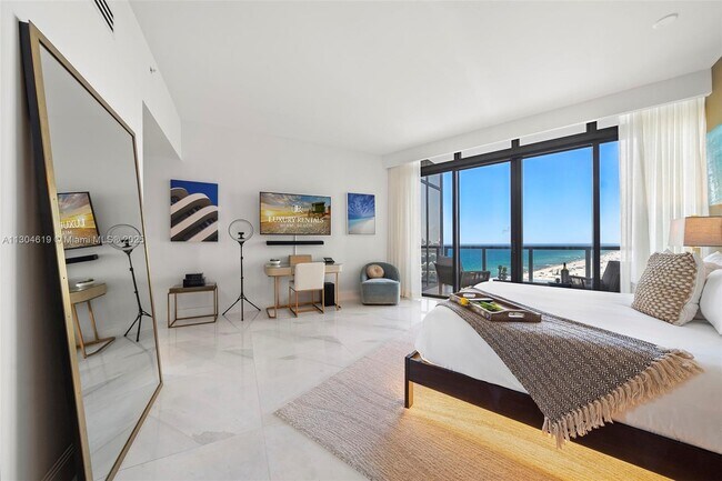 Building Photo - 2201 Collins Ave