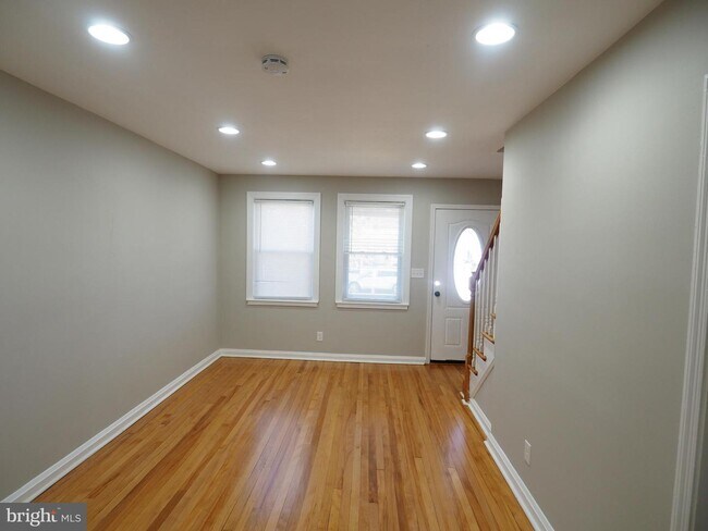 Building Photo - 340 Hornel St